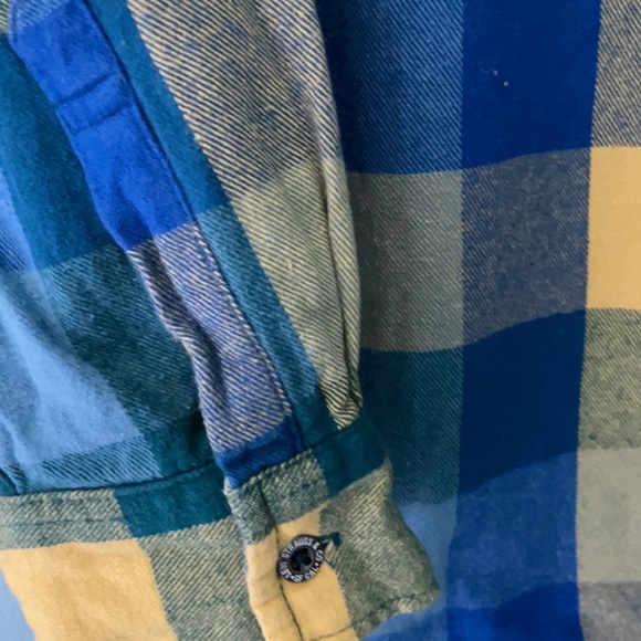 Boys Levi’s heavy button down shirt - Picture 8 of 9